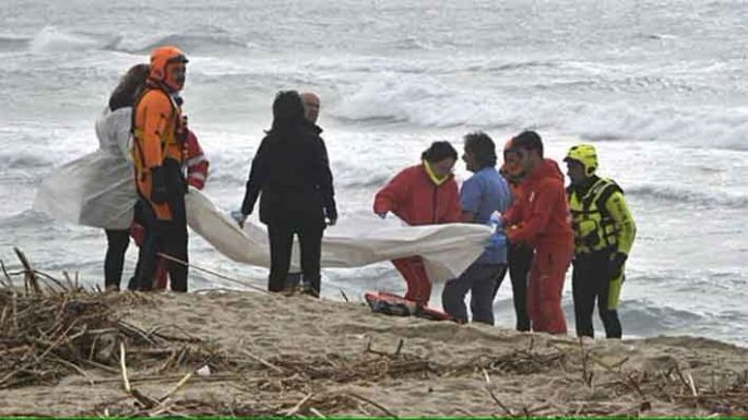 Se ahogaron 58 migrantes africanos en un naufragio