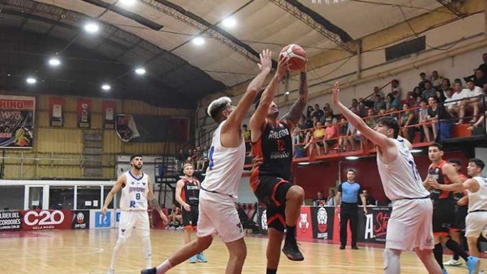 Ameghino ganó y otra vez pasó los cien
