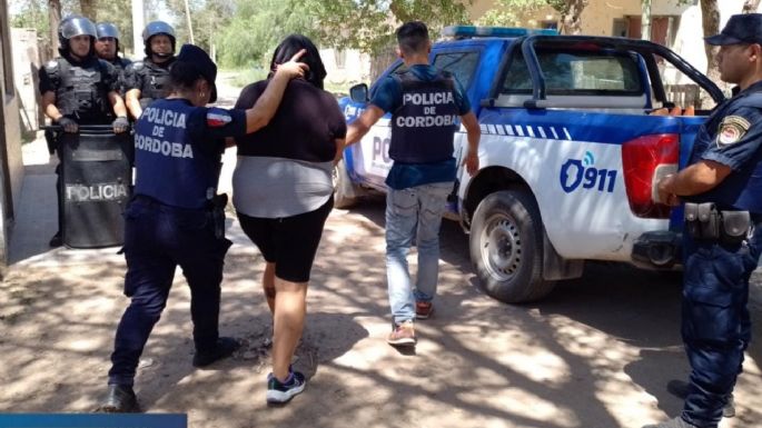 Un menor y una mujer fueron detenidos por robos ocurridos en ambas Villas