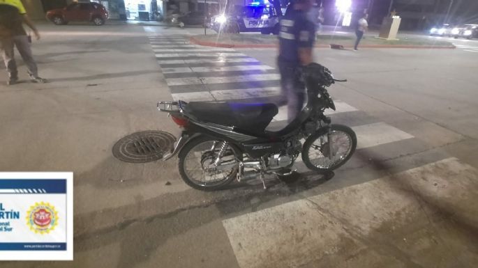 Dos adolescentes gravemente heridos tras chocar con su moto