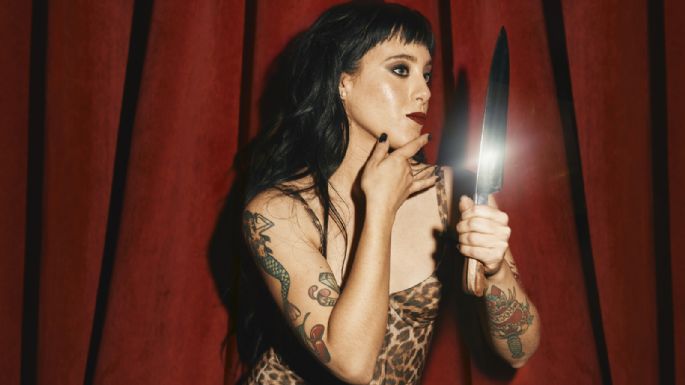[Video] Julie Aiello lanzó su primer EP solista: "Cadáver"