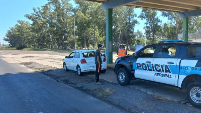 Policía Federal está realizando controles junto al can detector de drogas