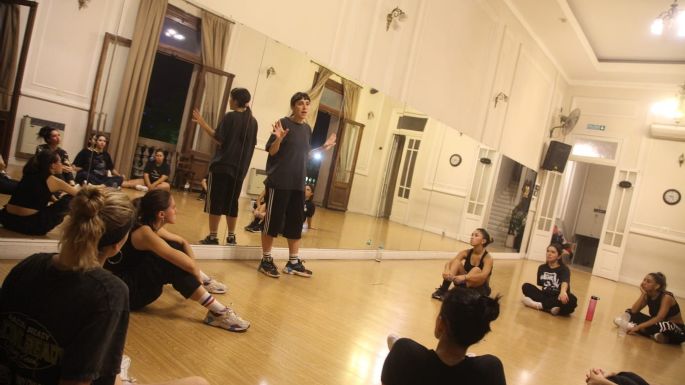 La academia Diversity estrena la obra de hip hop "High" en el Club Sarmiento