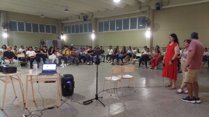 Alicia Peressutti brindó una charla abierta en el CENMA