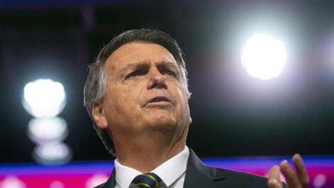 Investigan conexión entre contrabando de joyas de Bolsonaro y privatización de una refinería