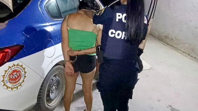 Una pareja le robó a una mujer en la calle