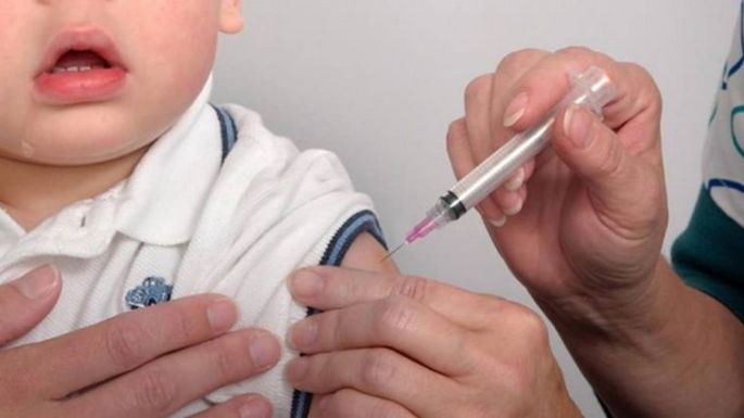 Crecen enfermedades respiratorias en niños y piden completar vacunación