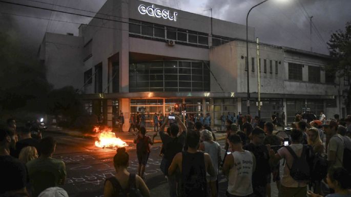 Más de 115.000 usuarios siguen sin luz en Buenos Aires