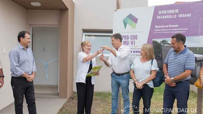 Entregaron la vivienda 30