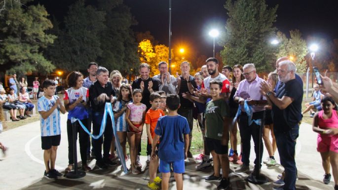 Vecinos y vecinas ya disfrutan el nuevo espacio polideportivo