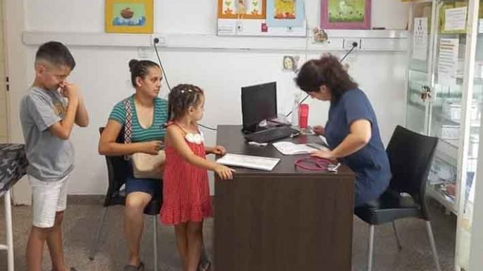 Siguen realizando fichas médicas