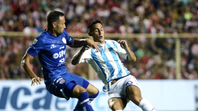 Racing le ganó a Unión en Santa Fe y se arrima a la punta