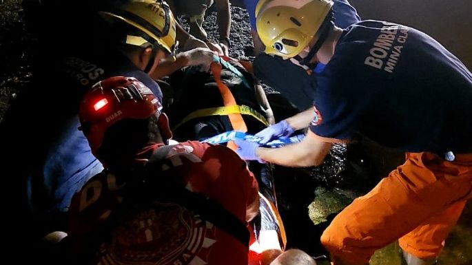 Rescataron a una mujer de 73 años que cayó de un puente al río