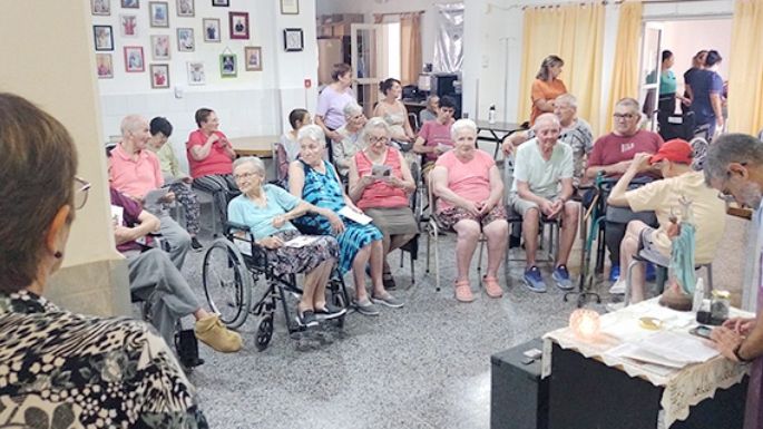 El pueblo se rinde a San José