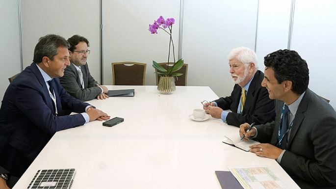 Massa mantuvo reuniones en Panamá