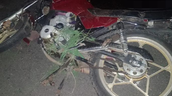 Un hombre murió luego de que un auto impactara contra su moto
