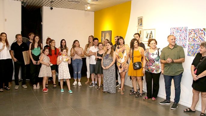 Solo en dos días se vendieron 25 obras de 11 artistas locales