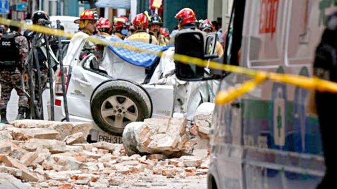 Quince muertos y 360 edificaciones dañadas
