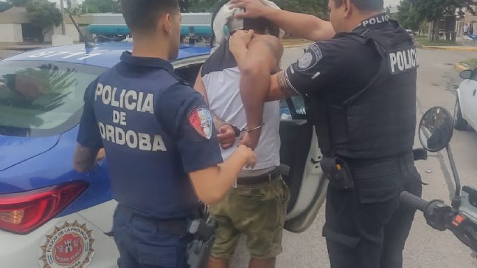 Un joven detenido por amenazar a un comerciante en su local