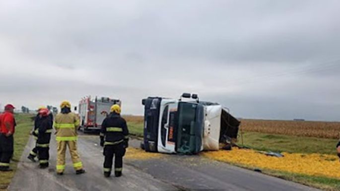 Un peatón quedó inconsciente al ser arrollado por una moto