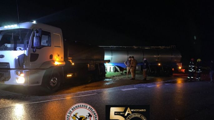 Un camión con acoplado se despistó entre Oliva y Pampayasta