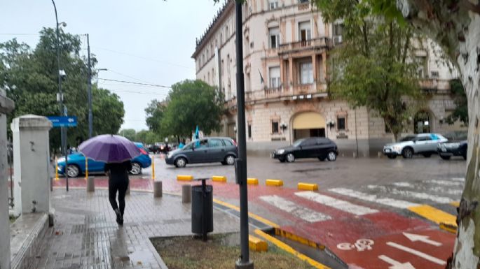 La lluvia no ha cesado en la ciudad y la provincia