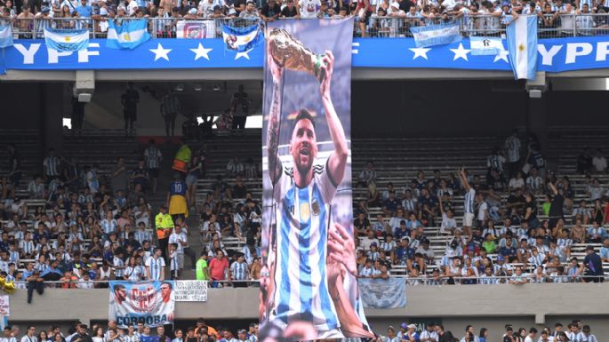 Fiesta popular en el Monumental, antes del partido