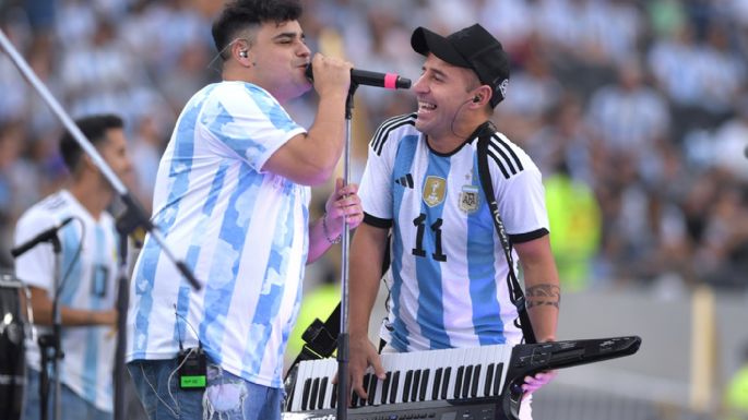 Fiesta popular en el Monumental, antes del partido