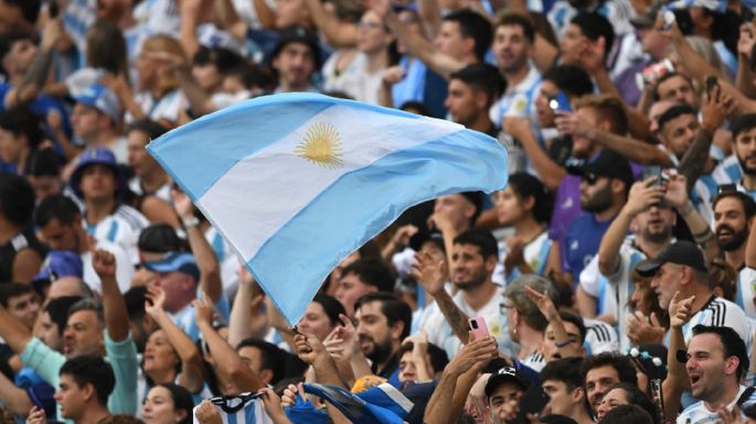 Fiesta popular en el Monumental, antes del partido
