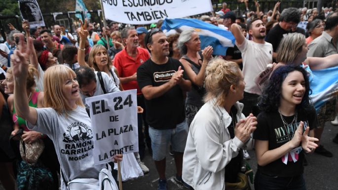 Madres y jóvenes marcharon "contra la dictadura judicial"