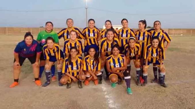 Puntapié inicial en el Femenino