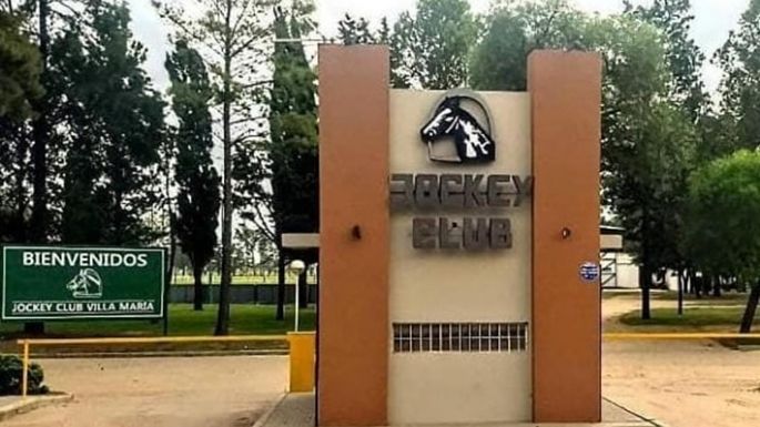 Jockey Club se enfrenta a Universitario de Tucumán