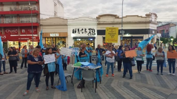 Radio abierta y movilización por el reclamo salarial