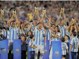 La selección argentina sigue el festejo mundialista y hoy se enfrenta a Curazao