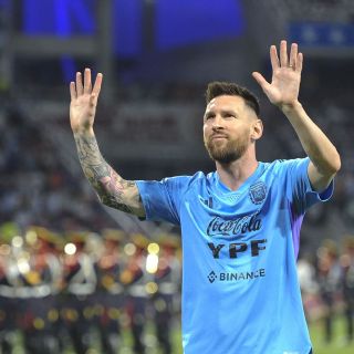 A estadio lleno, Argentina ya está jugando con Curazao
