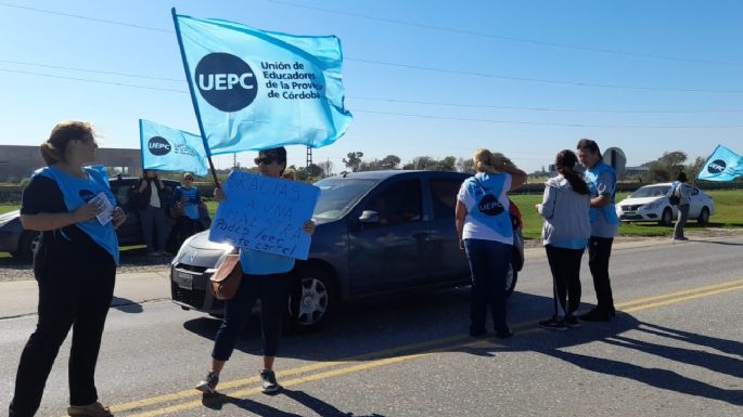 Docentes visibilizaron sus reclamos en la Autopista