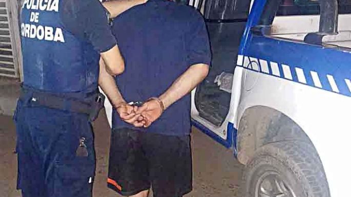 La violencia marcó la suspensión en Ausonia y fue detenido un DT