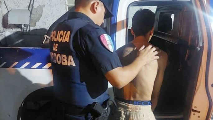Tras saltar la tapia, lo atraparon los vecinos