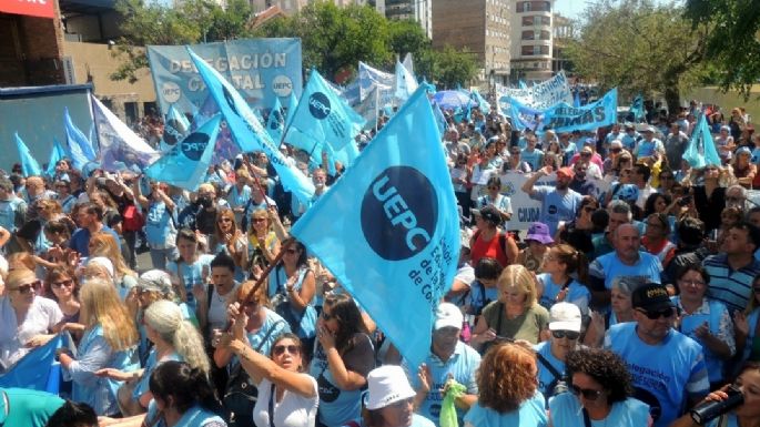 UEPC repudia "medidas intimidatorias" de la Provincia contra docentes