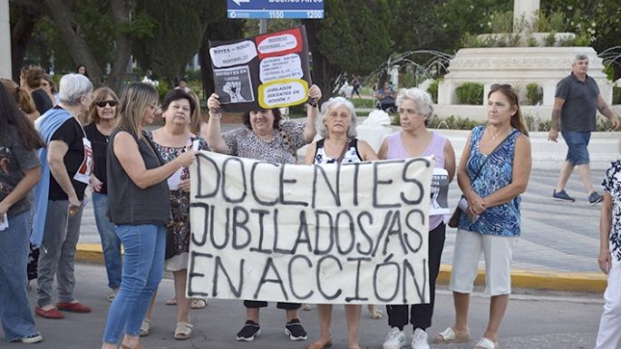 Jubilados docentes también reclamaron