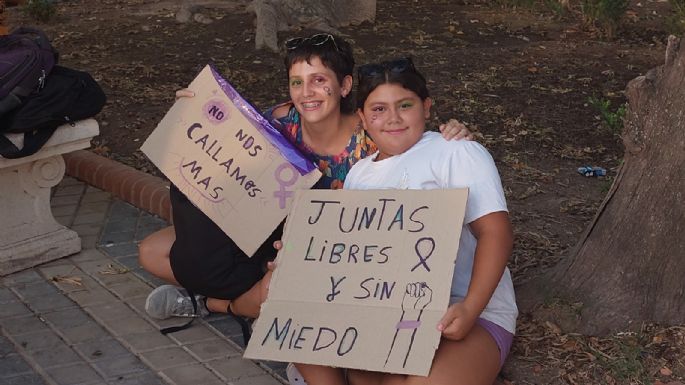 8M: desde Plaza Centenario, inició la movilización por los derechos de las mujeres