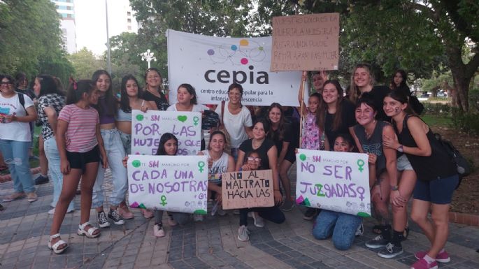 8M: desde Plaza Centenario, inició la movilización por los derechos de las mujeres