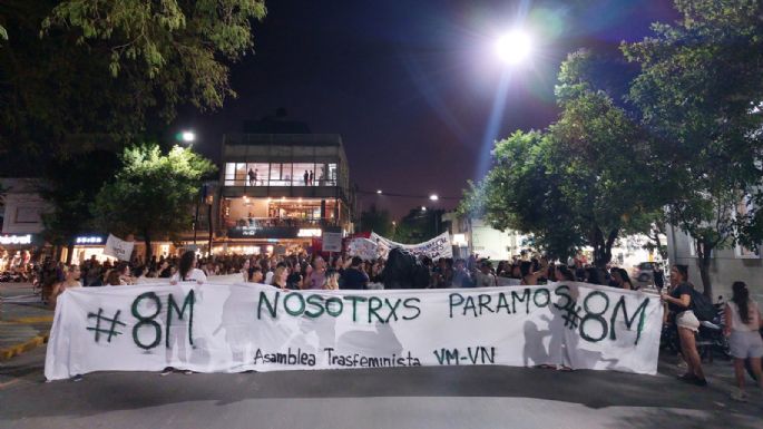 8M: desde Plaza Centenario, inició la movilización por los derechos de las mujeres