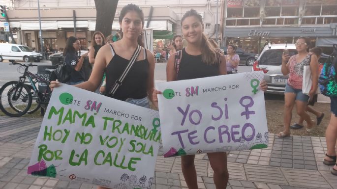 8M: desde Plaza Centenario, inició la movilización por los derechos de las mujeres