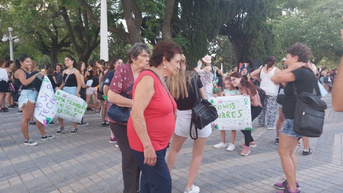 8M: desde Plaza Centenario, inició la movilización por los derechos de las mujeres