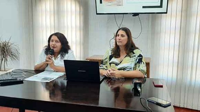 Acompañan a estudiantes