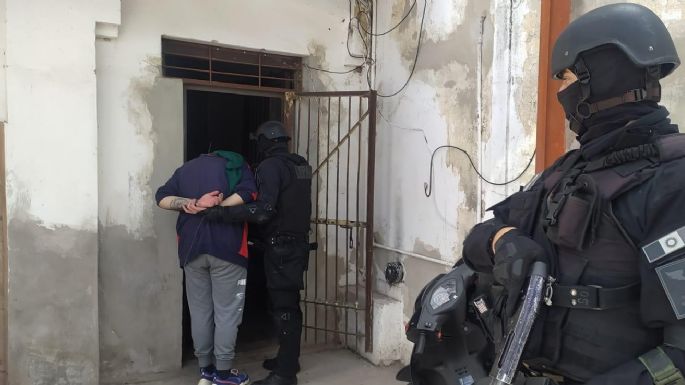 Un sujeto detenido por vender drogas en el bar de su madre