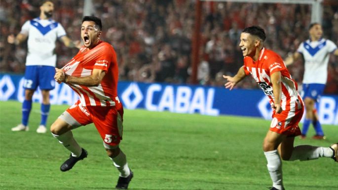 Instituto volvió al triunfo ante un deslucido Vélez