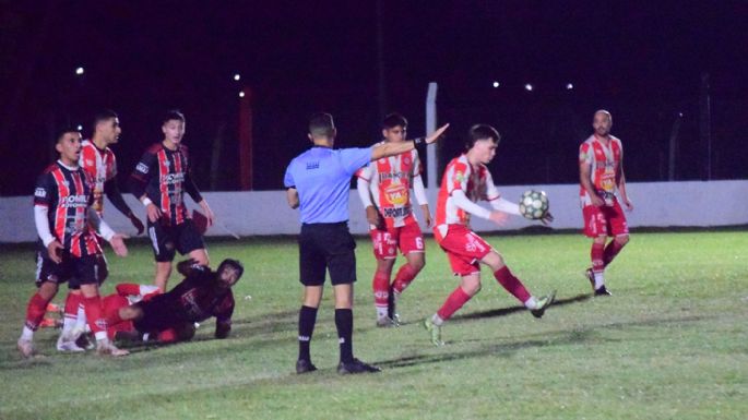 Alem y Alumni igualaron  0 a 0 en Villa Nueva