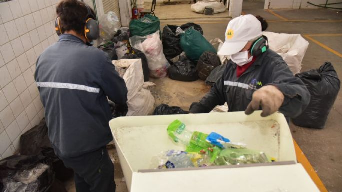 Centro de Gestión Ambiental: reciclan residuos para fabricar madera plástica